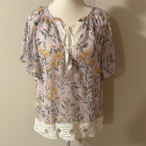 Pale Sky Floral Lace Trim Blouse - Purple and Yellow. Size Small